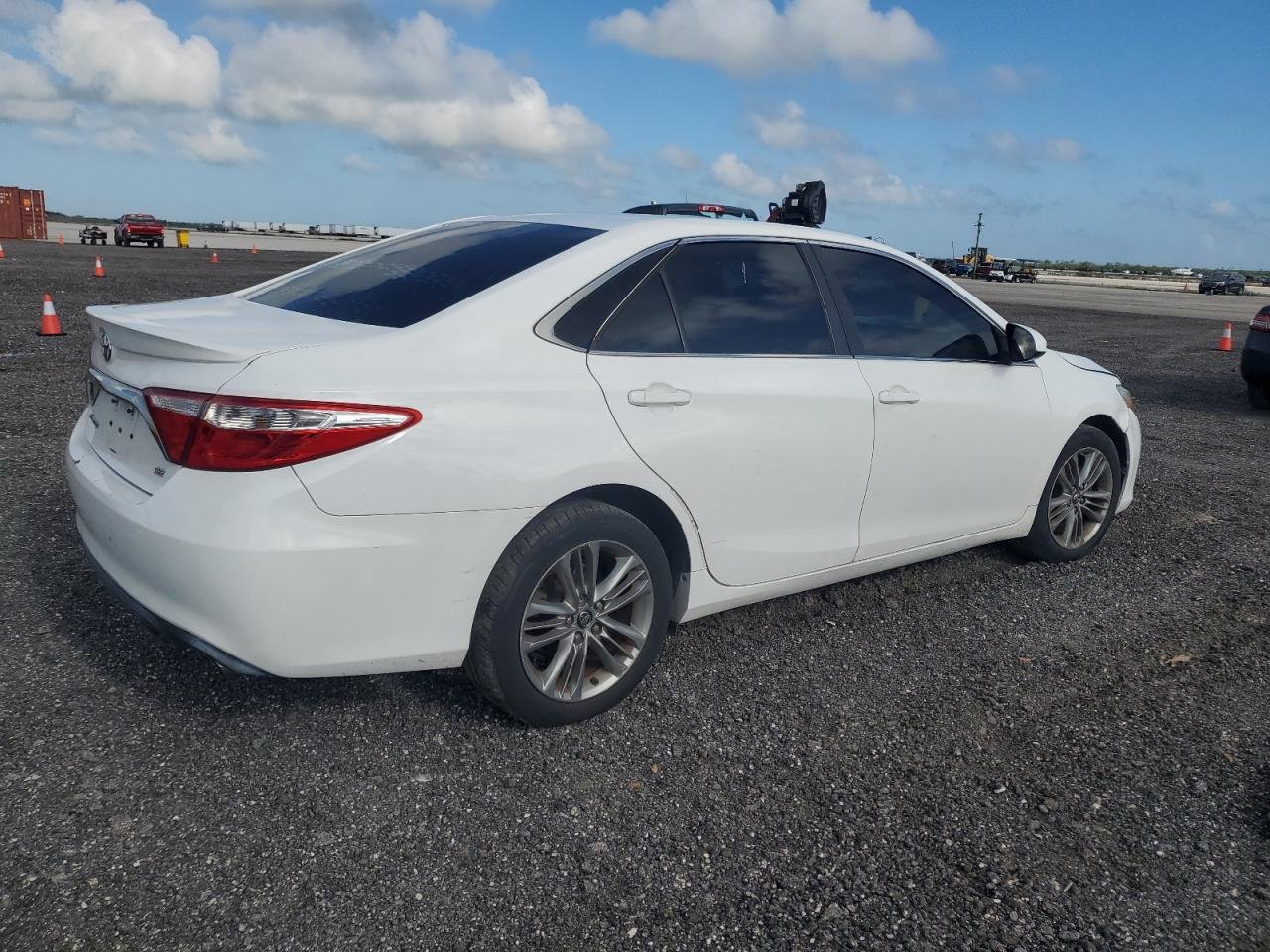 2017 Toyota Camr, LE 3