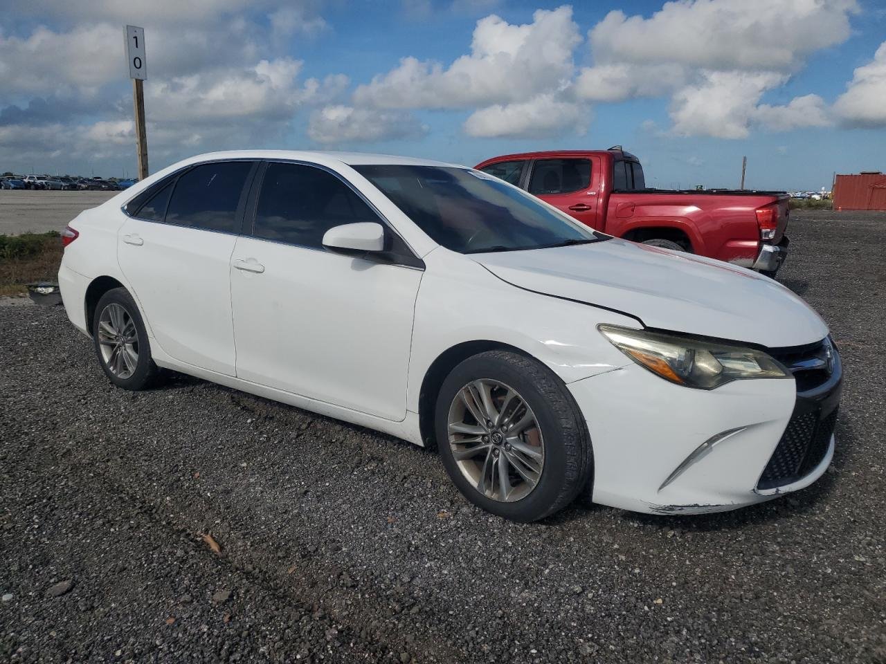 2017 Toyota Camr, LE 4