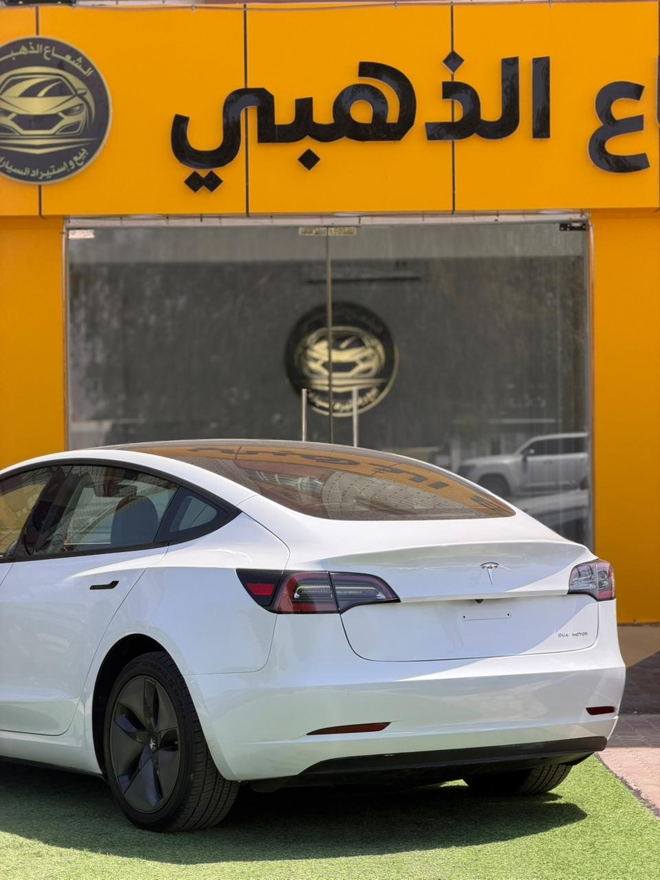 2023 Tesla MODEL 3 2
