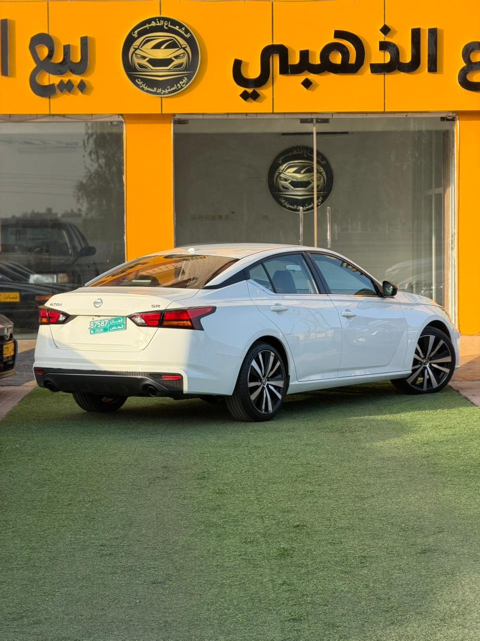 2020 Nissan Altima, SR 4