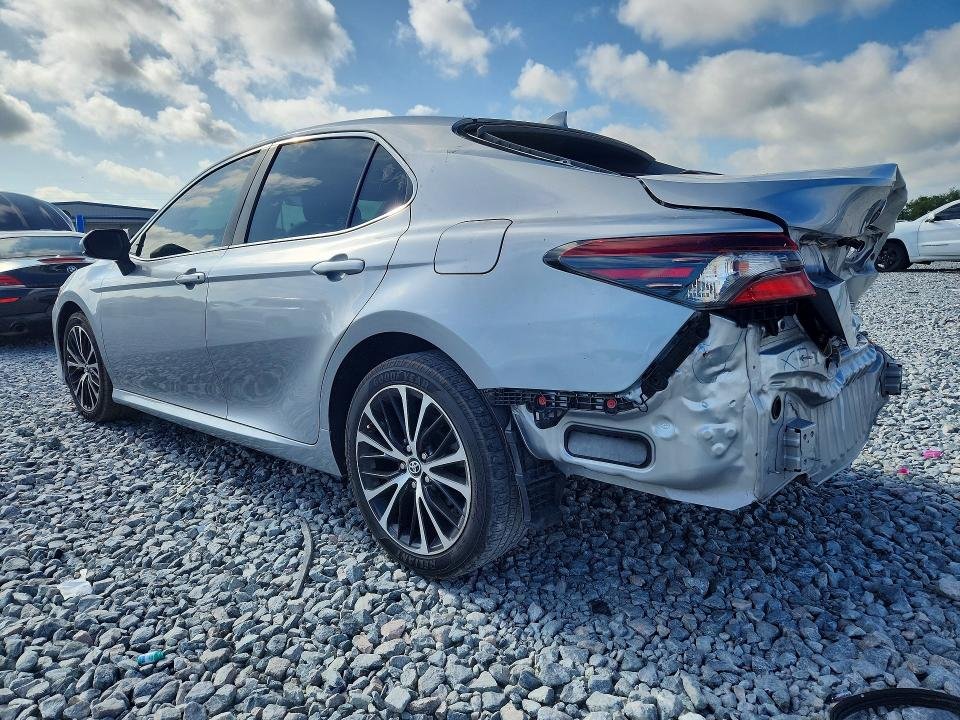 2022 Toyota Camry, LE - صورة 2