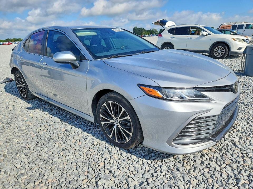2022 Toyota Camry, LE - صورة 4