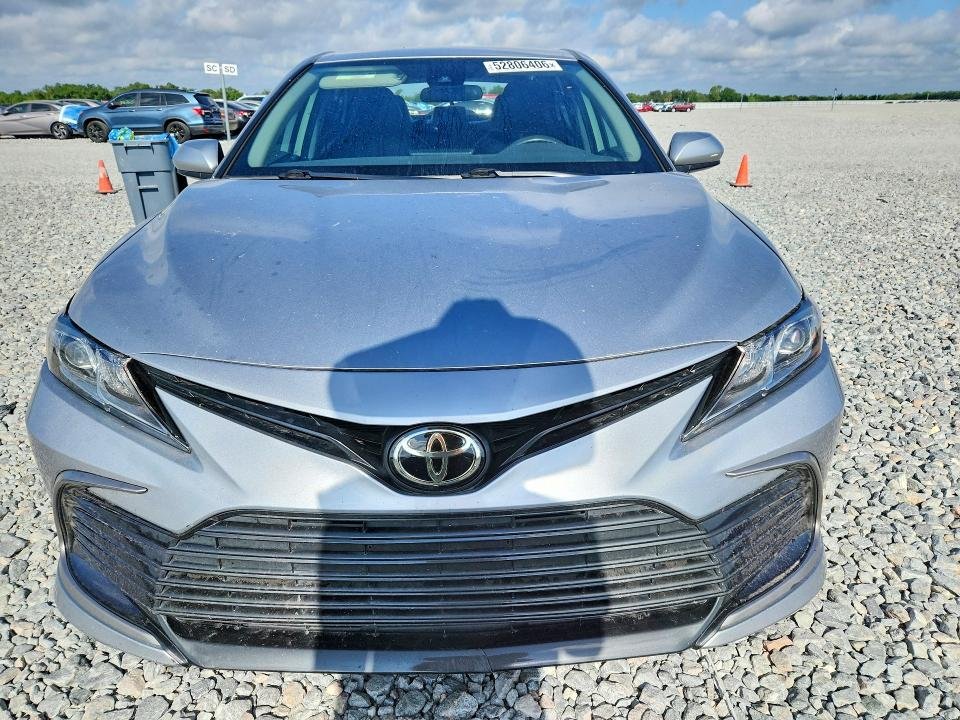 2022 Toyota Camry, LE - صورة 5