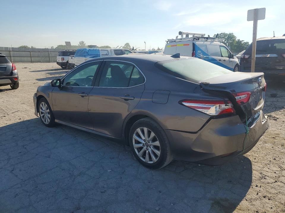 2020 Toyota Camry, LE - صورة 3