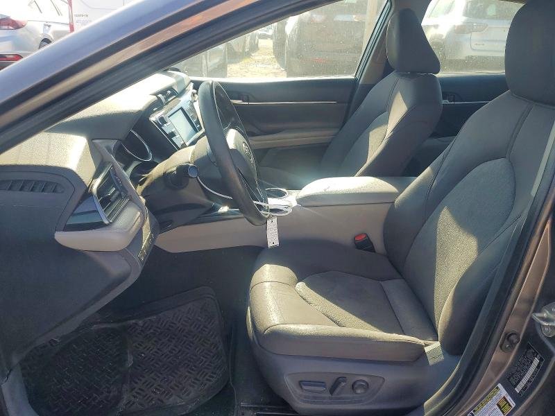 2020 Toyota Camry, LE - صورة 8