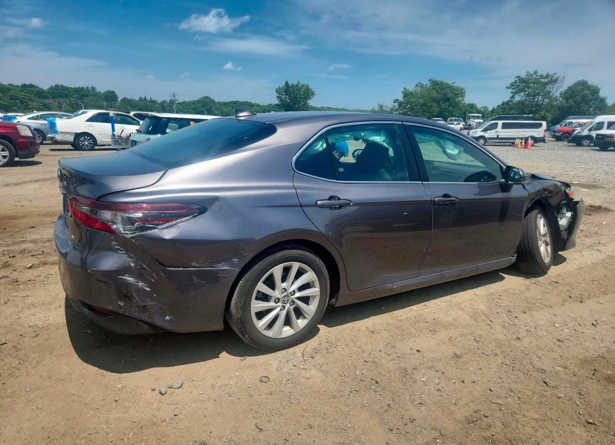 Camry LE - صورة 3