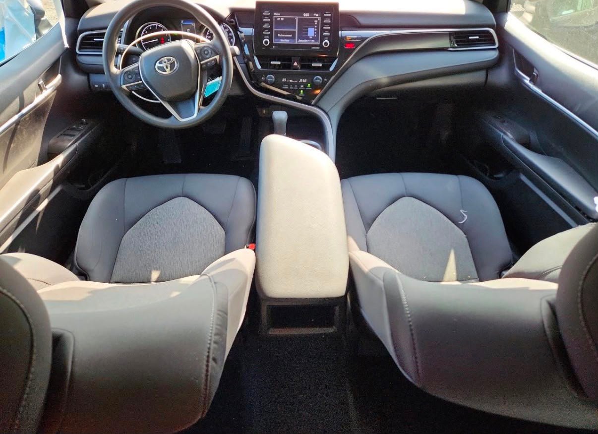 Camry LE - صورة 8