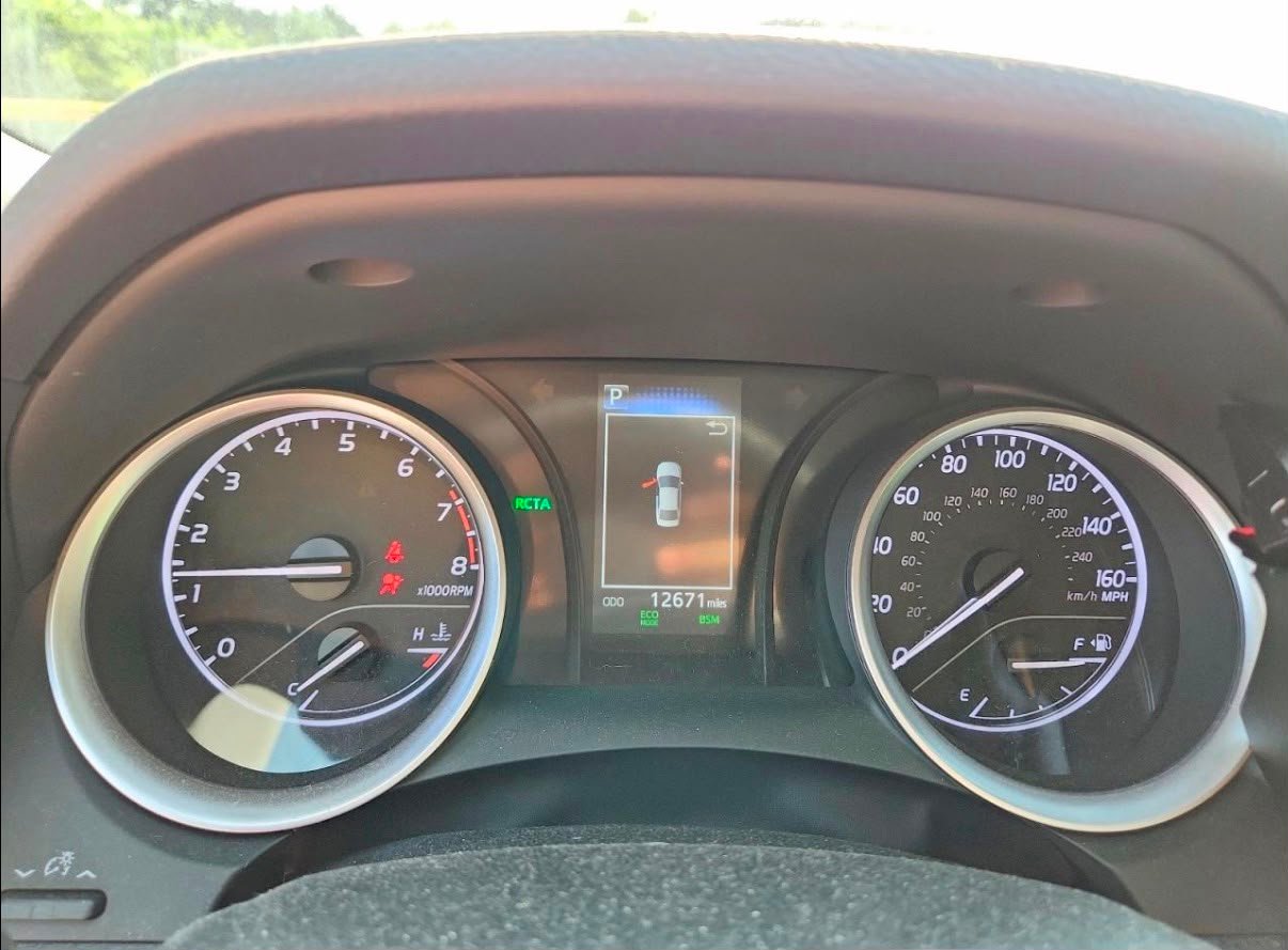 Camry LE - صورة 9