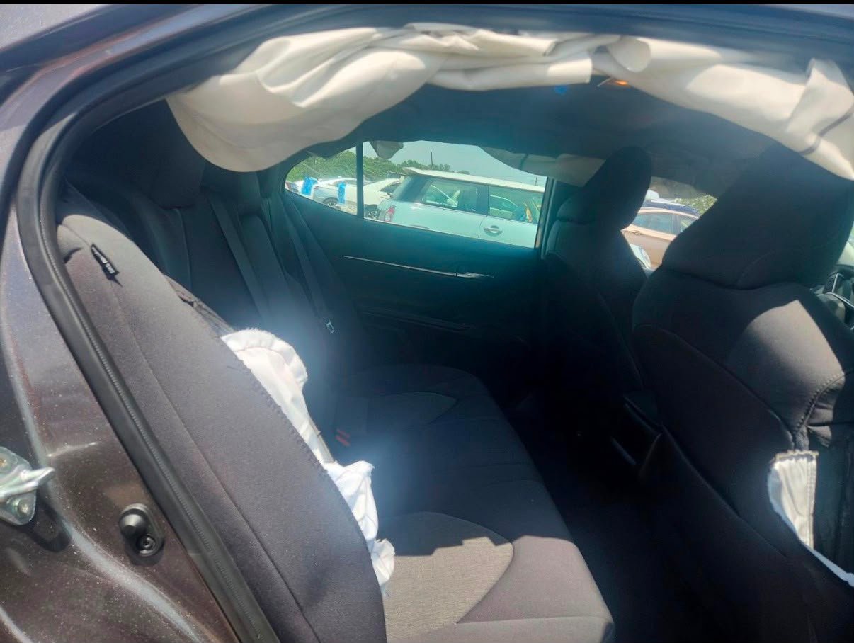 Camry LE - صورة 10