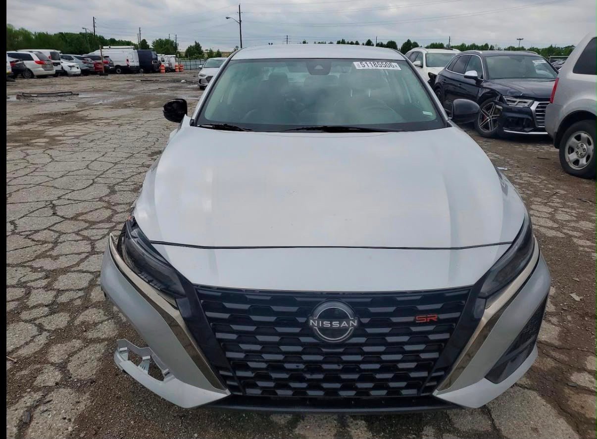 Altima SR - صورة 4