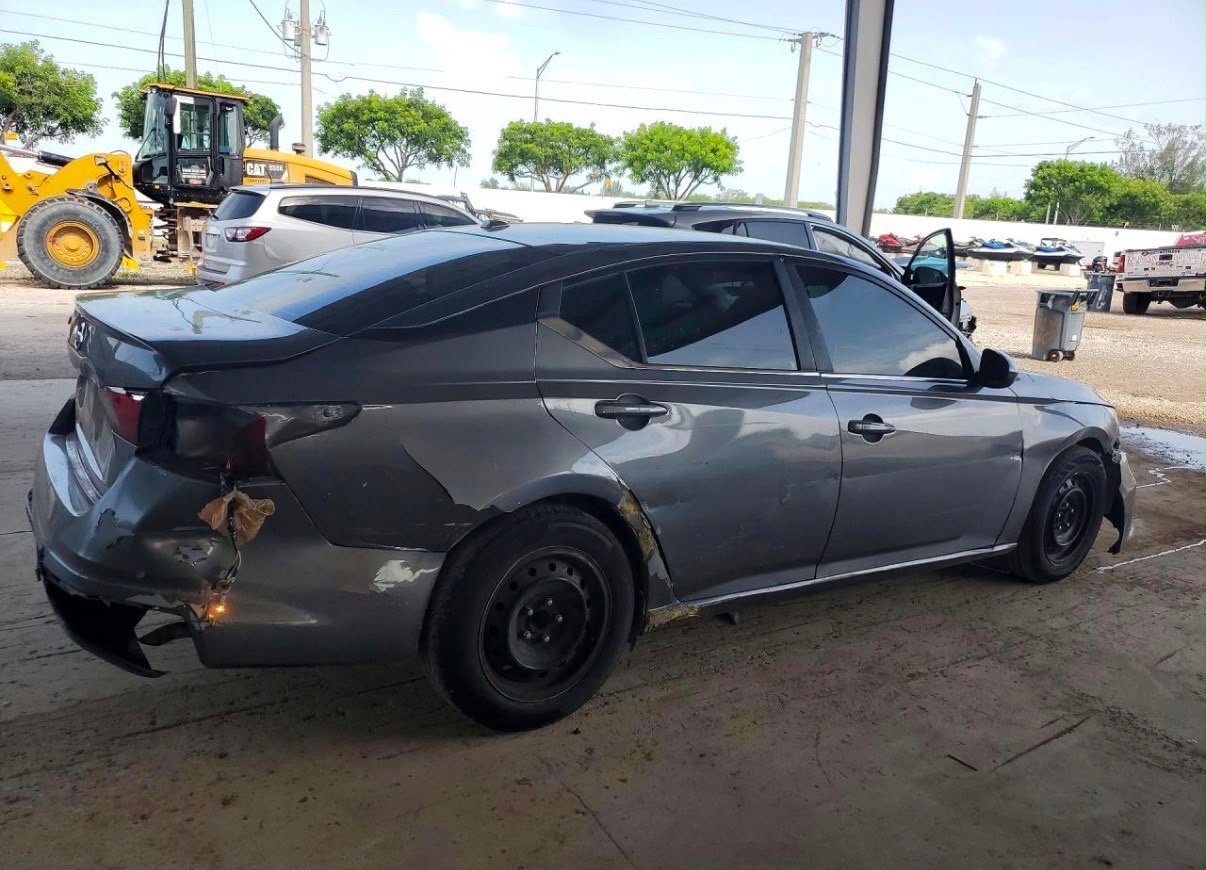 Altima S - صورة 4
