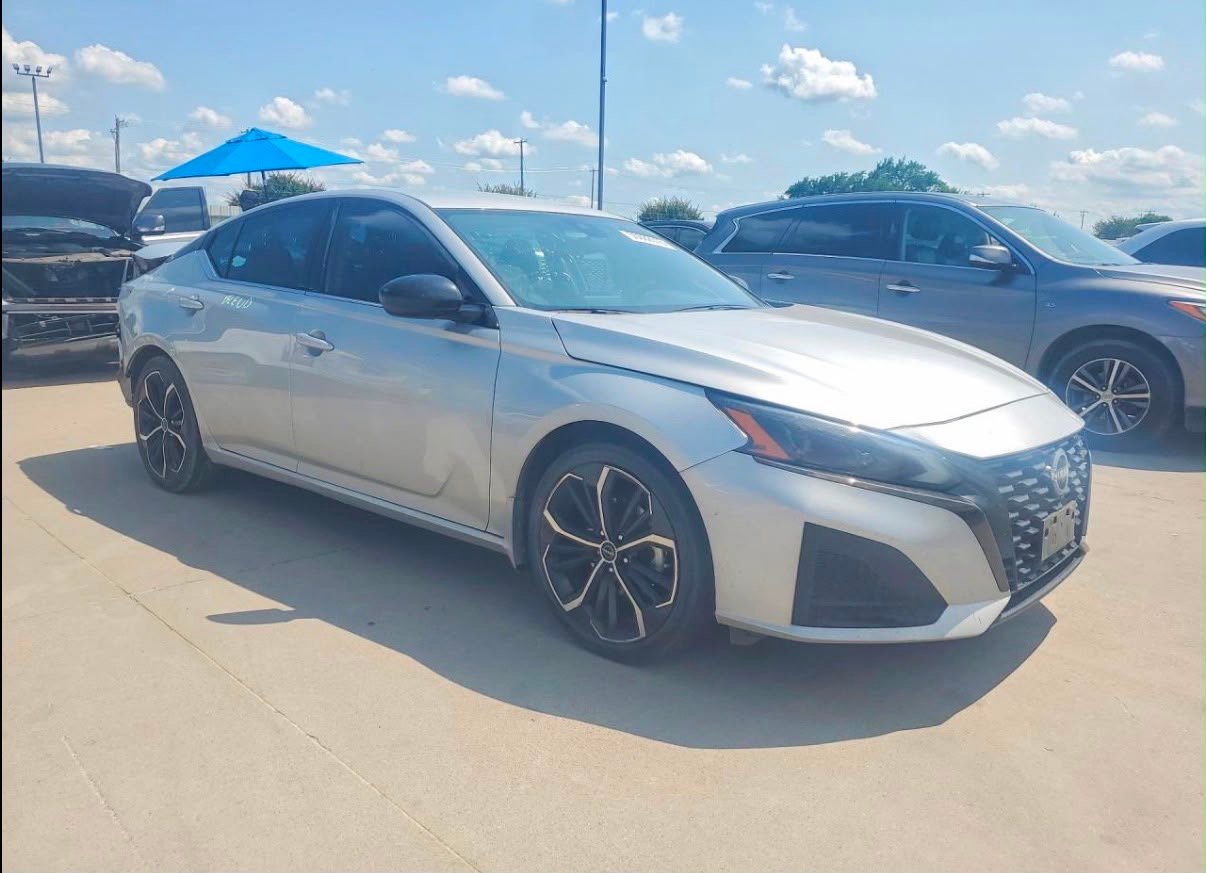 Altima SR