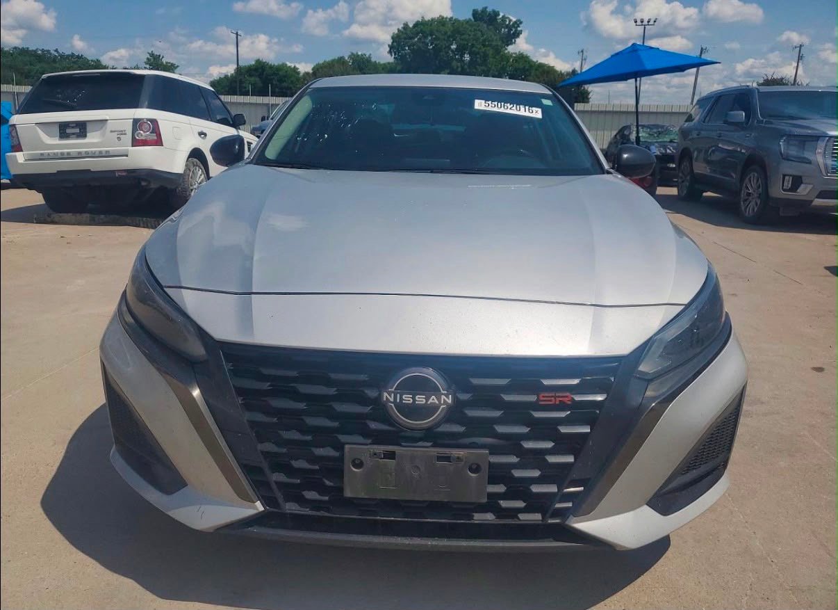 Altima SR - صورة 4